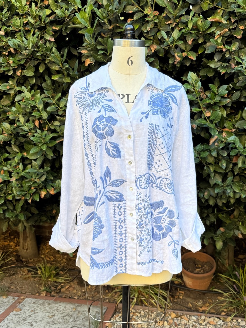 JW Los Angeles/Johnny Was embroidered button-down shirt - Size L